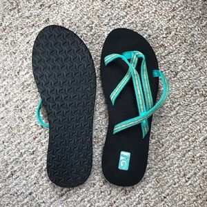 Women’s Teva flip flops
